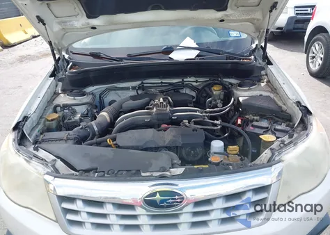 2011 Subaru Forester 2.5X Premium из США, поврежденный, VIN JF2SHBDC8BH782880